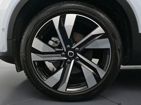 Used 2024 Volvo XC40 B5 Plus AWD/4WD image 26