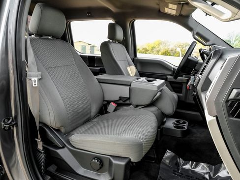 Used 2016 Ford F150 XLT image 41