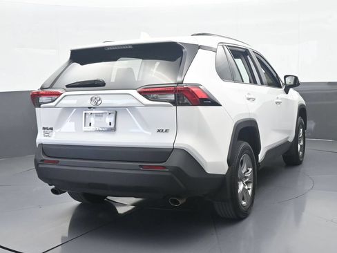 Used 2025 Toyota RAV4 XLE w/ Convenience Package FWD image 5