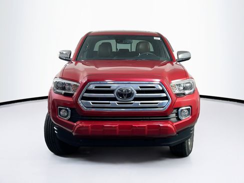 Used 2019 Toyota Tacoma Limited image 2