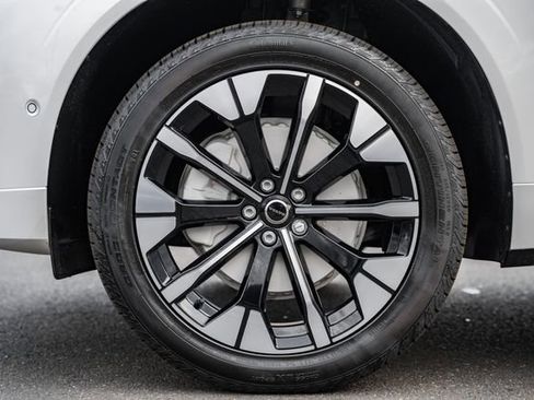 New 2026 Volvo XC60 B5 Plus w/ Protection Package Premier image 18