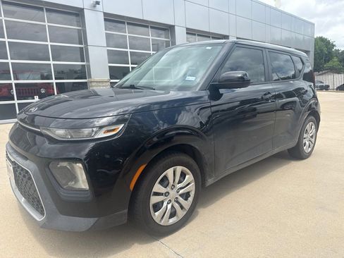 Used 2020 Kia Soul LX FWD image 1