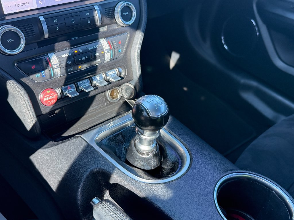 Used 2020 Ford Mustang GT Premium w/ Carbon Sport Interior Package RWD image 27