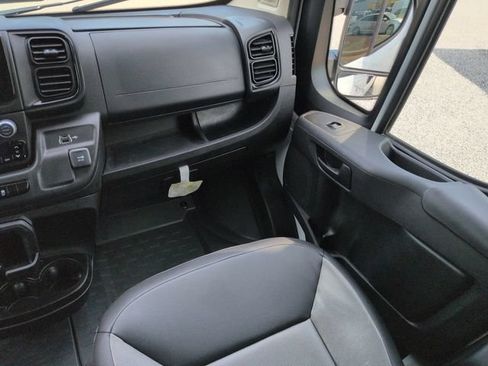 Used 2025 RAM ProMaster 2500 w/ Convenience Group FWD image 15