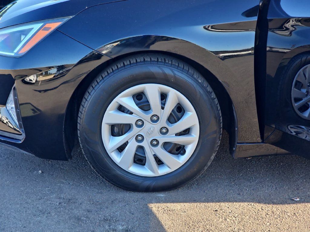 Used 2019 Hyundai Elantra SE FWD image 34