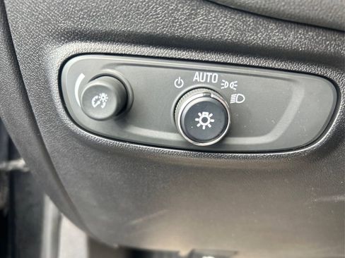 Used 2019 Chevrolet Equinox LT image 15