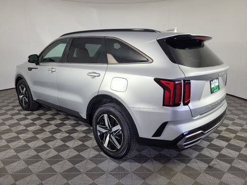 Used 2022 Kia Sorento S FWD image 5