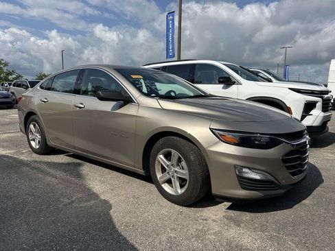 Used 2022 Chevrolet Malibu LS FWD image 9