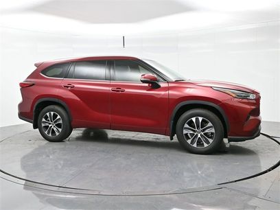 Used 2022 Toyota Highlander XLE