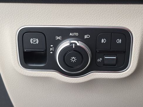 New 2026 Mercedes-Benz GLB 250 image 26