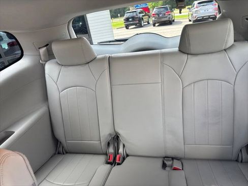 Used 2010 Buick Enclave CXL w/ Trailering Provision Package AWD/4WD image 21