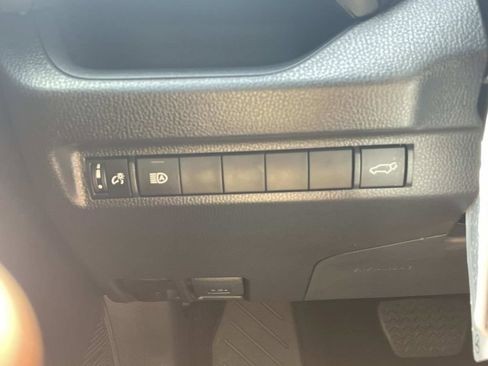 Used 2025 Toyota RAV4 XLE w/ Convenience Package FWD image 27