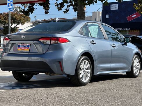 Used 2026 Toyota Corolla LE w/ LE Premium Package FWD image 4