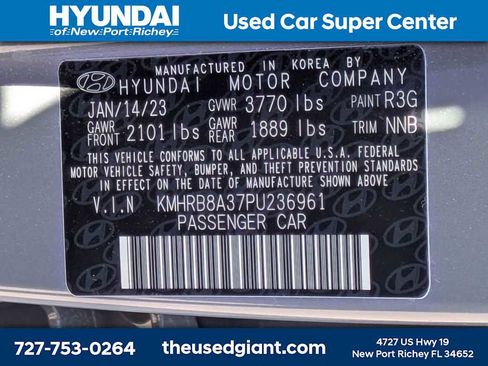 Used 2023 Hyundai Venue SE image 12