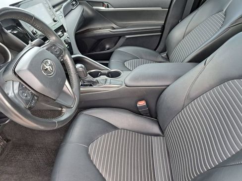 Used 2023 Toyota Camry SE image 18