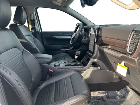 New 2025 Ford Ranger Lariat w/ Black Appearance Package image 37