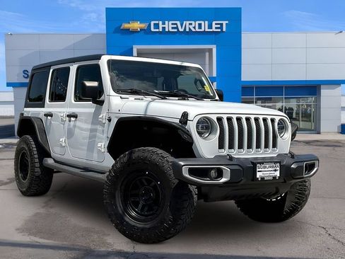 Used 2019 Jeep Wrangler Unlimited Sahara w/ Dual Top Group AWD/4WD image 2