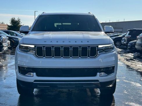 Used 2022 Jeep Wagoneer Series III w/ Premium Group I image 2