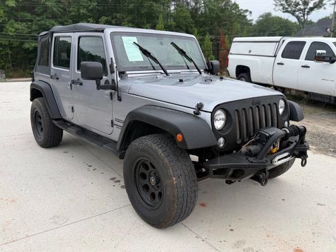 Used 2015 Jeep Wrangler Unlimited Sport w/ Connectivity Group AWD/4WD image 7