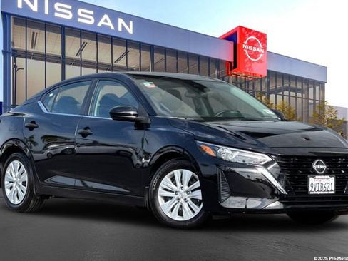 Certified 2025 Nissan Sentra S FWD image 1