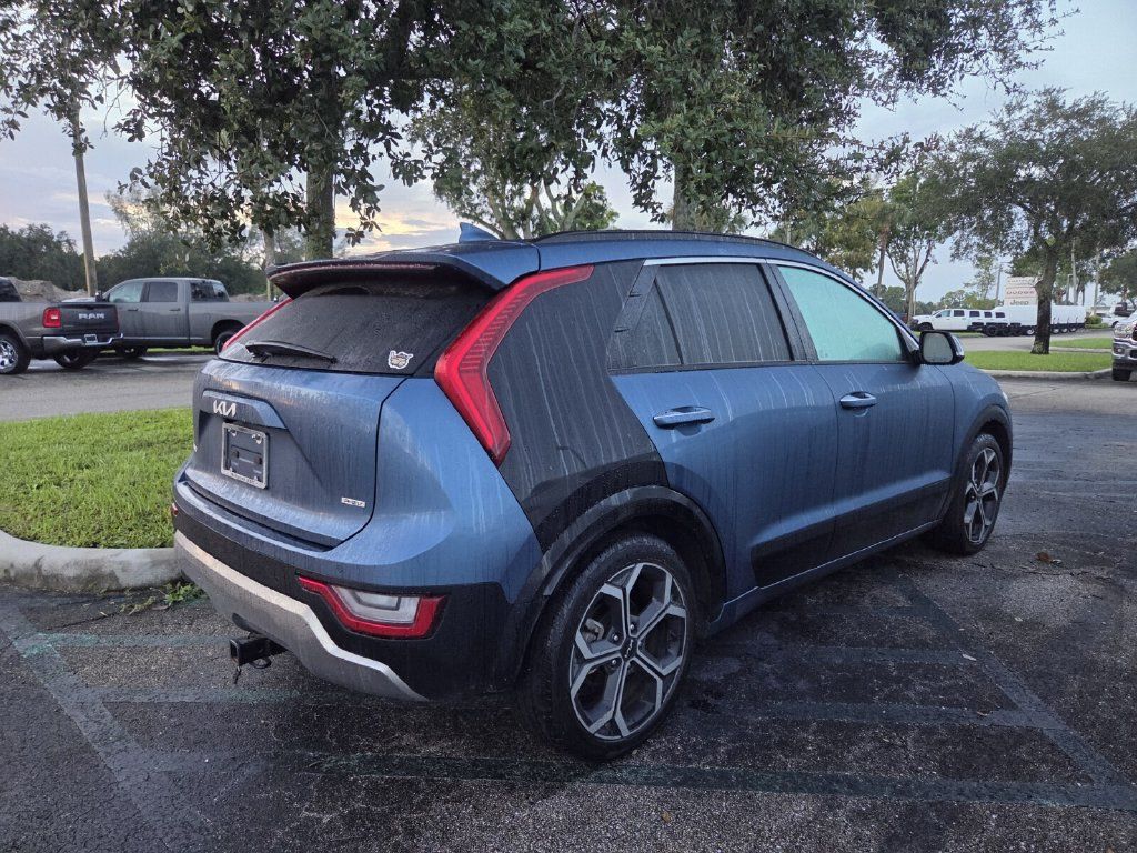 Used 2023 Kia Niro SX Touring FWD image 4
