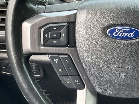 Used 2018 Ford Expedition Platinum image 13