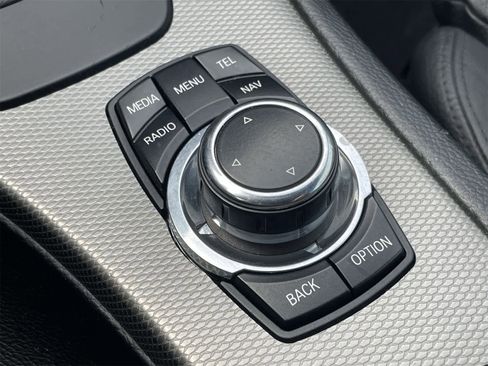 Used 2013 BMW 335i Convertible image 31