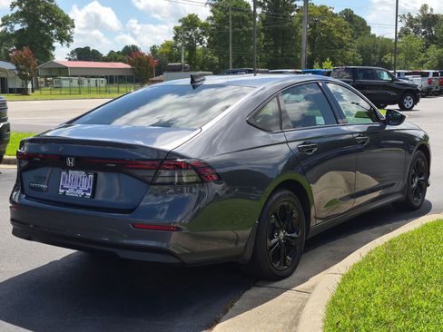 Used 2025 Honda Accord SE image 5