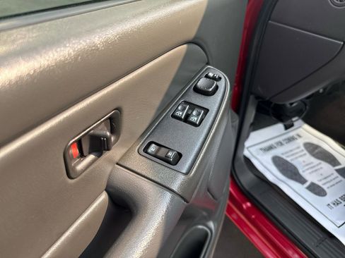 Used 2005 GMC Sierra 1500 SLE w/ Light Duty Power Package image 8