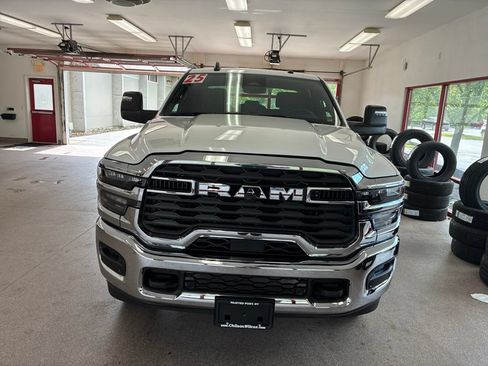 Certified 2025 RAM 2500 Big Horn AWD/4WD image 2