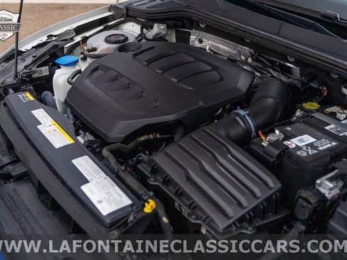 Used 2022 Volkswagen Golf R image 30