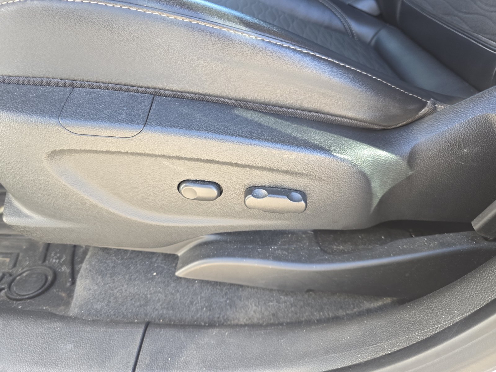 Used 2015 Buick Encore FWD image 15