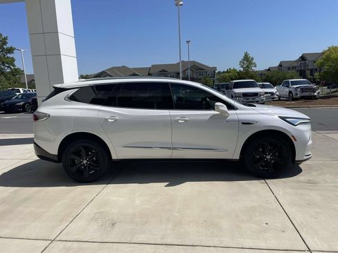 Used 2024 Buick Enclave Essence w/ Sport Touring Edition AWD/4WD image 6