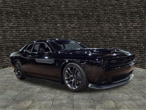 Used 2021 Dodge Challenger R/T Scat Pack image 1