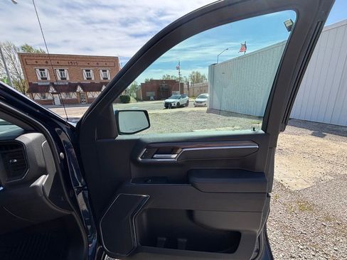 Used 2023 Chevrolet Silverado 1500 LT AWD/4WD image 11