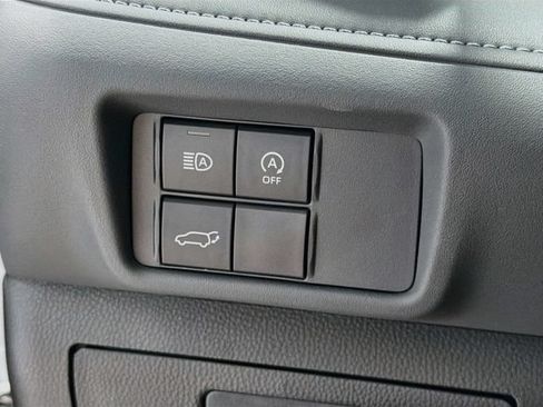 Certified 2026 Toyota Highlander XLE AWD/4WD image 10