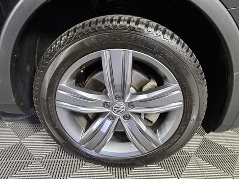 Used 2019 Volkswagen Tiguan SEL Premium AWD/4WD image 9
