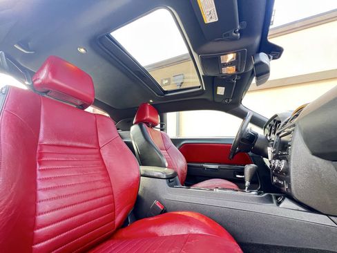 Used 2013 Dodge Challenger SXT image 12