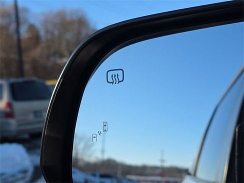 Used 2015 Toyota Sienna L image 31