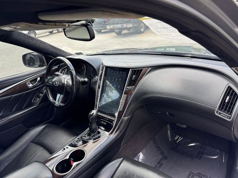 Used 2018 INFINITI Q50 Luxe w/ Essential Package (3.0T Luxe) AWD/4WD image 21