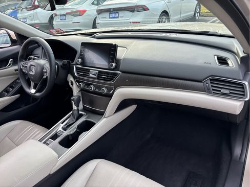 Used 2018 Honda Accord Touring image 34