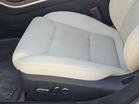 Used 2022 Tesla Model S image 24