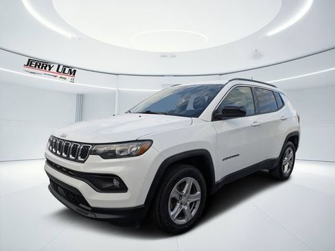 Used 2024 Jeep Compass Latitude AWD/4WD image 7