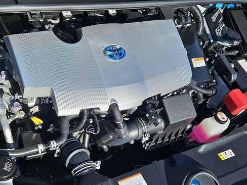 Used 2022 Toyota Prius XLE image 15