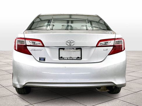 Used 2012 Toyota Camry LE image 5