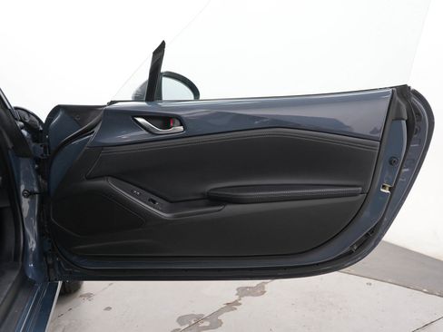 Used 2021 MAZDA MX-5 Miata RF Grand Touring RWD image 9