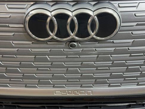 Used 2023 Audi Q4 e-tron Premium Plus w/ Premium Plus RWD image 24