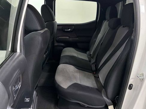 Certified 2023 Toyota Tacoma TRD Off-Road image 23