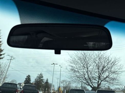 Used 2018 Hyundai Elantra GT image 34