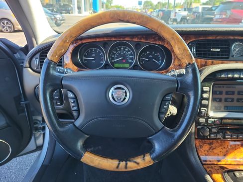 Used 2008 Jaguar XJ8 L RWD image 21